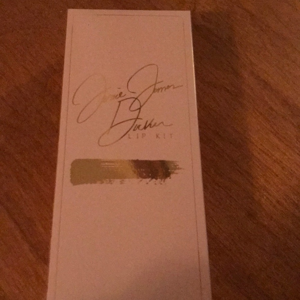 Jessie James decker lip kit Alexa persico